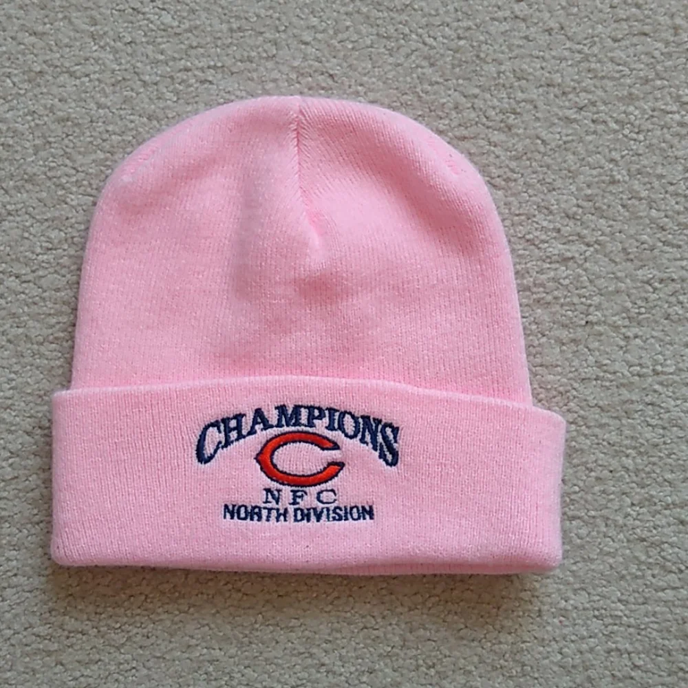 NFL CHICAGO BEARS PINK KNIT WITH EBROIDERED ĹOGO BEANIE HAT One Size